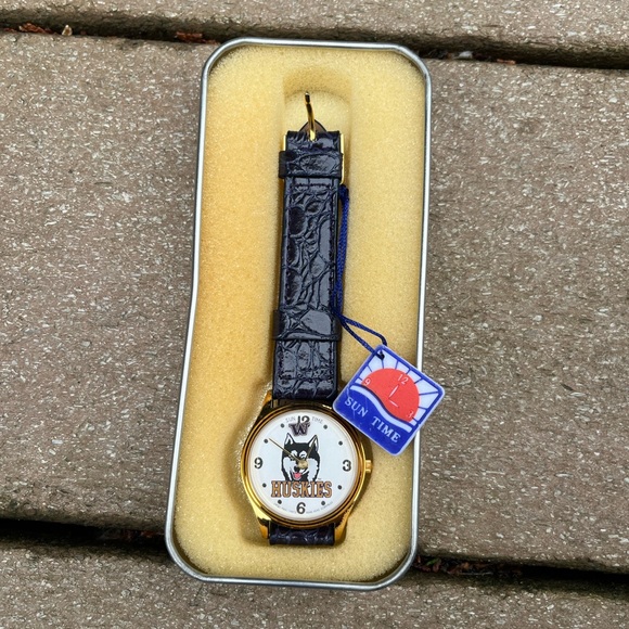Sun Time Other - 90s Washington Huskies Sun Time Gold Tone Rotating Quartz Watch